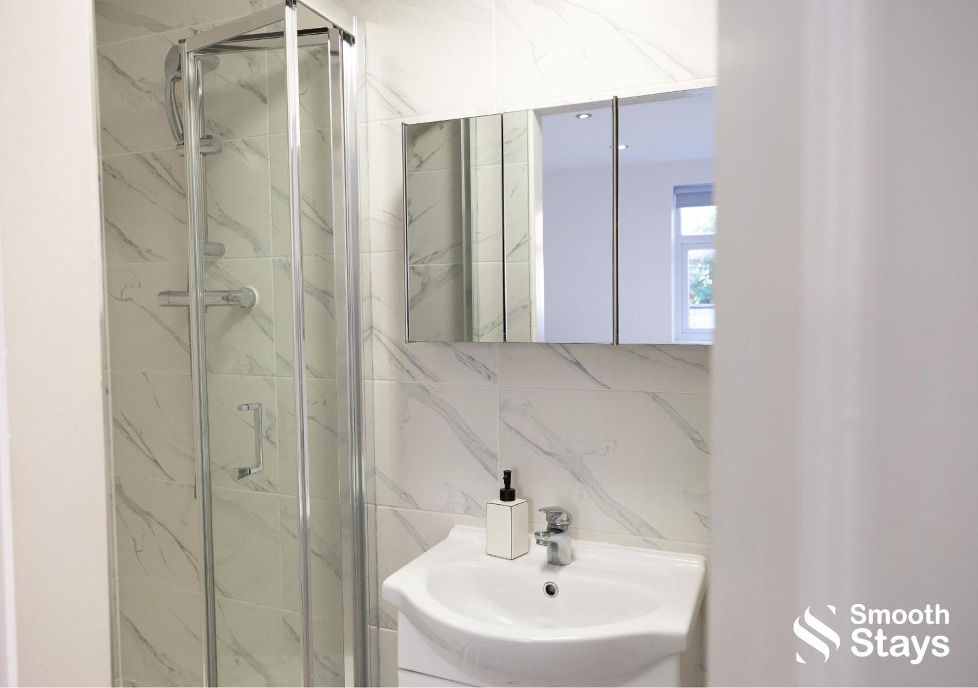 One Bedroom Apartment At Smooth Stays Short Lets & Serviced Accommodation Preston With Parking Near Train Station Zewnętrze zdjęcie