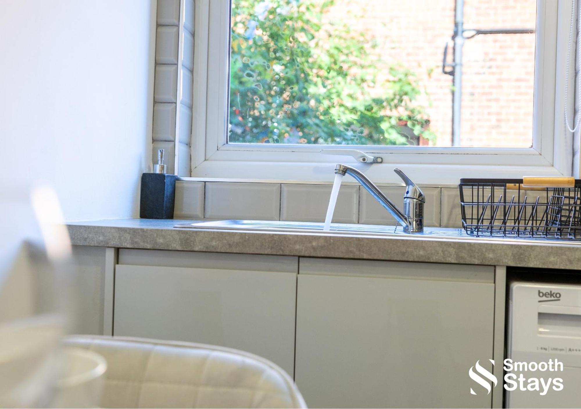One Bedroom Apartment At Smooth Stays Short Lets & Serviced Accommodation Preston With Parking Near Train Station Zewnętrze zdjęcie